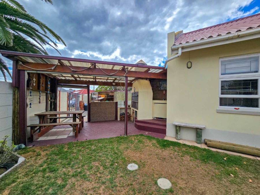 3 Bedroom Property for Sale in Stilbaai Wes Western Cape